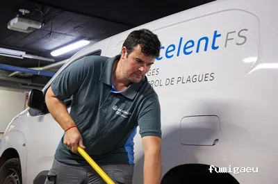 Excelent Facility Services | Servicios de limpieza y control de plagas para empresas, comunidades y parkings