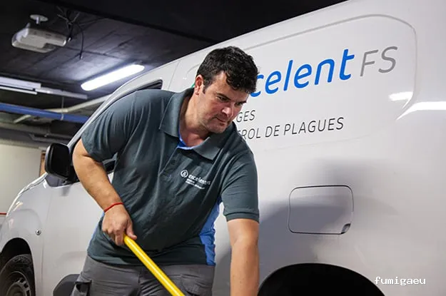Excelent Facility Services | Servicios de limpieza y control de plagas para empresas, comunidades y parkings