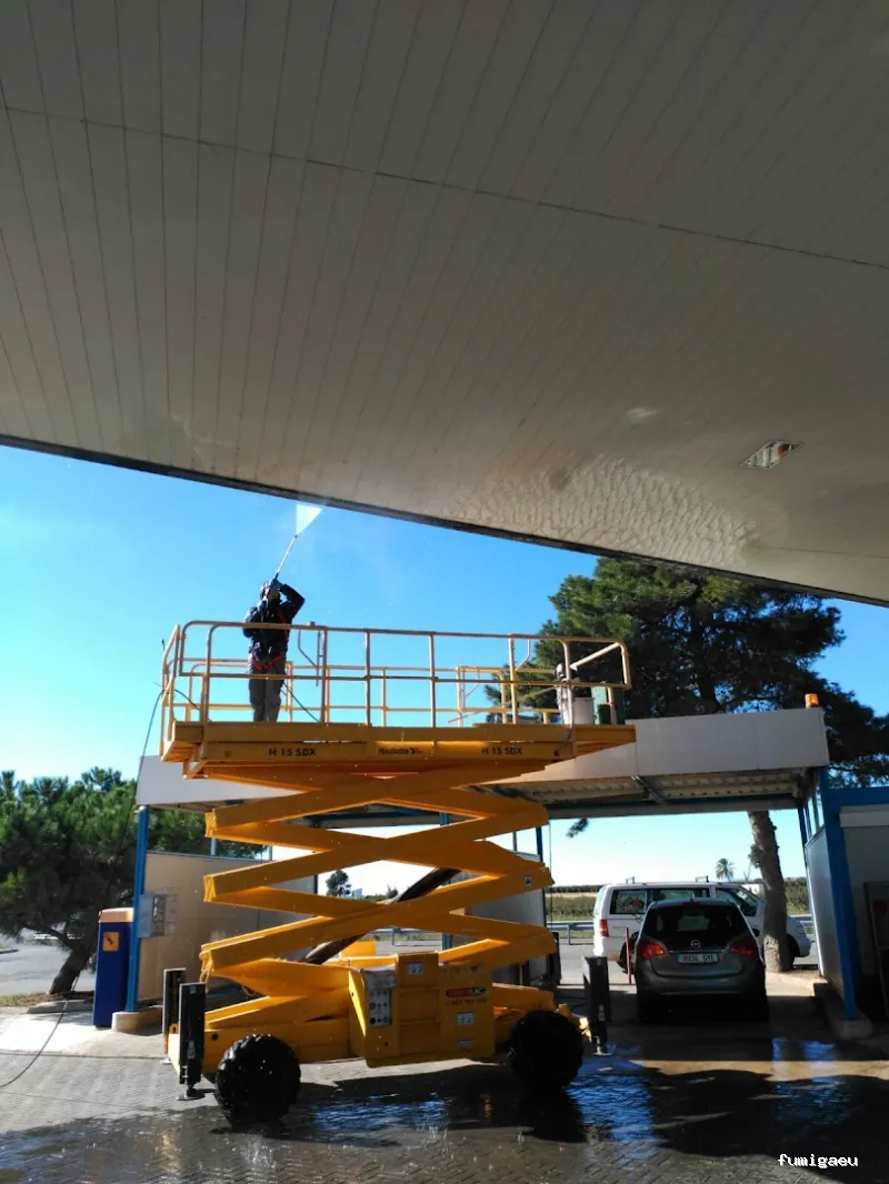 Servicios de Limpieza y Control de Plagas Llegrau